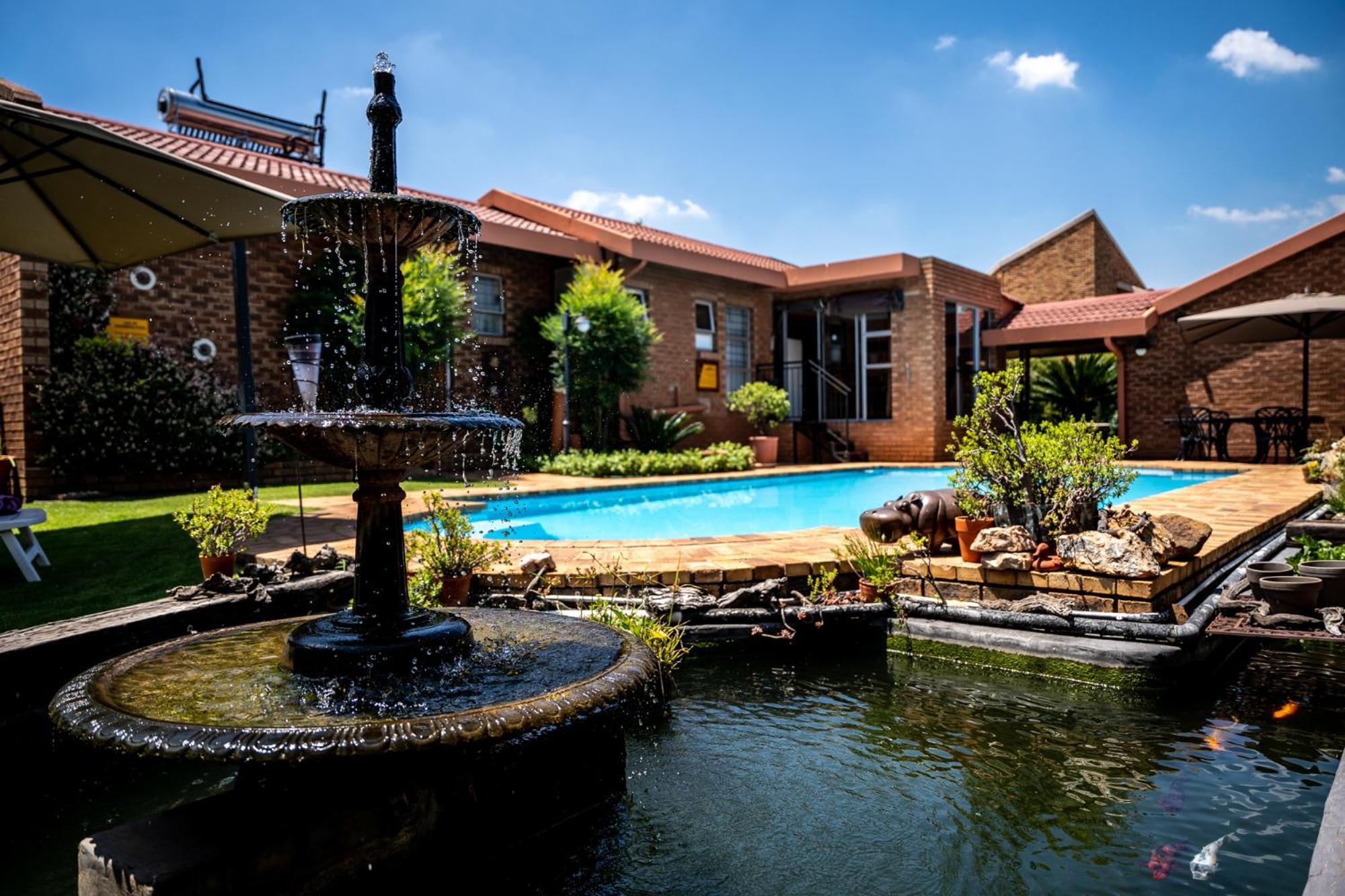 Asante Guest House Vanderbijlpark Exteriör bild