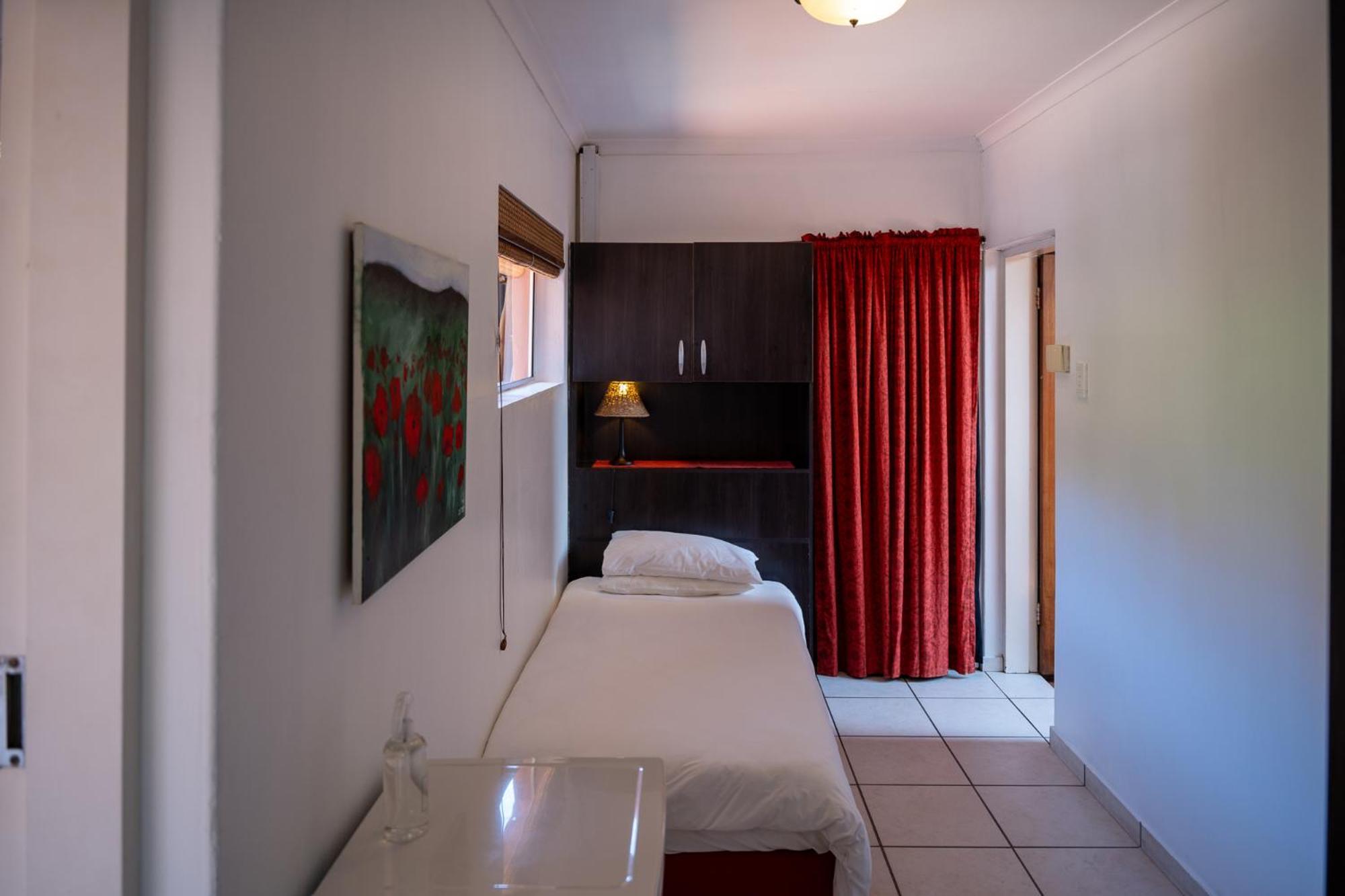 Asante Guest House Vanderbijlpark Exteriör bild