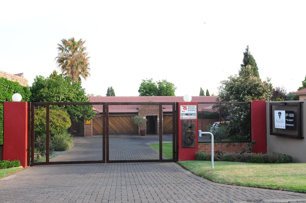 Asante Guest House Vanderbijlpark Exteriör bild